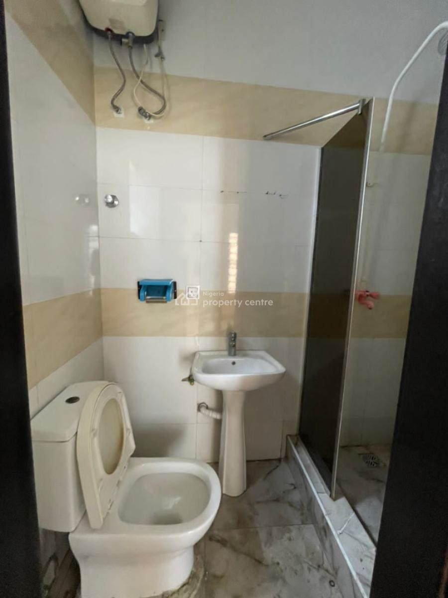 a Room Self Shared Apartment, Opposite Orchid Hospital, Lekki Phase 2, Lekki, Lagos, Flat / Apartment for Rent