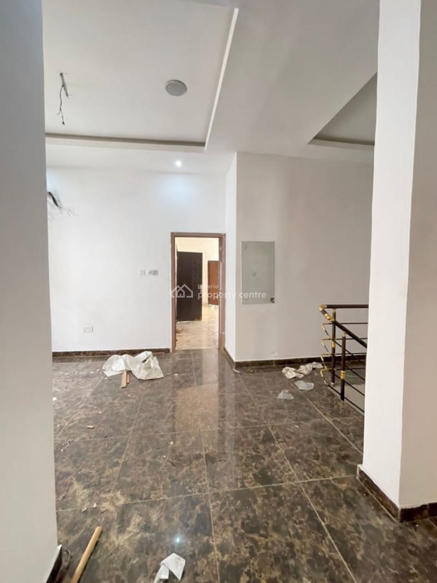a Room Self Shared Apartment, Opposite Orchid Hospital, Lekki Phase 2, Lekki, Lagos, Flat / Apartment for Rent