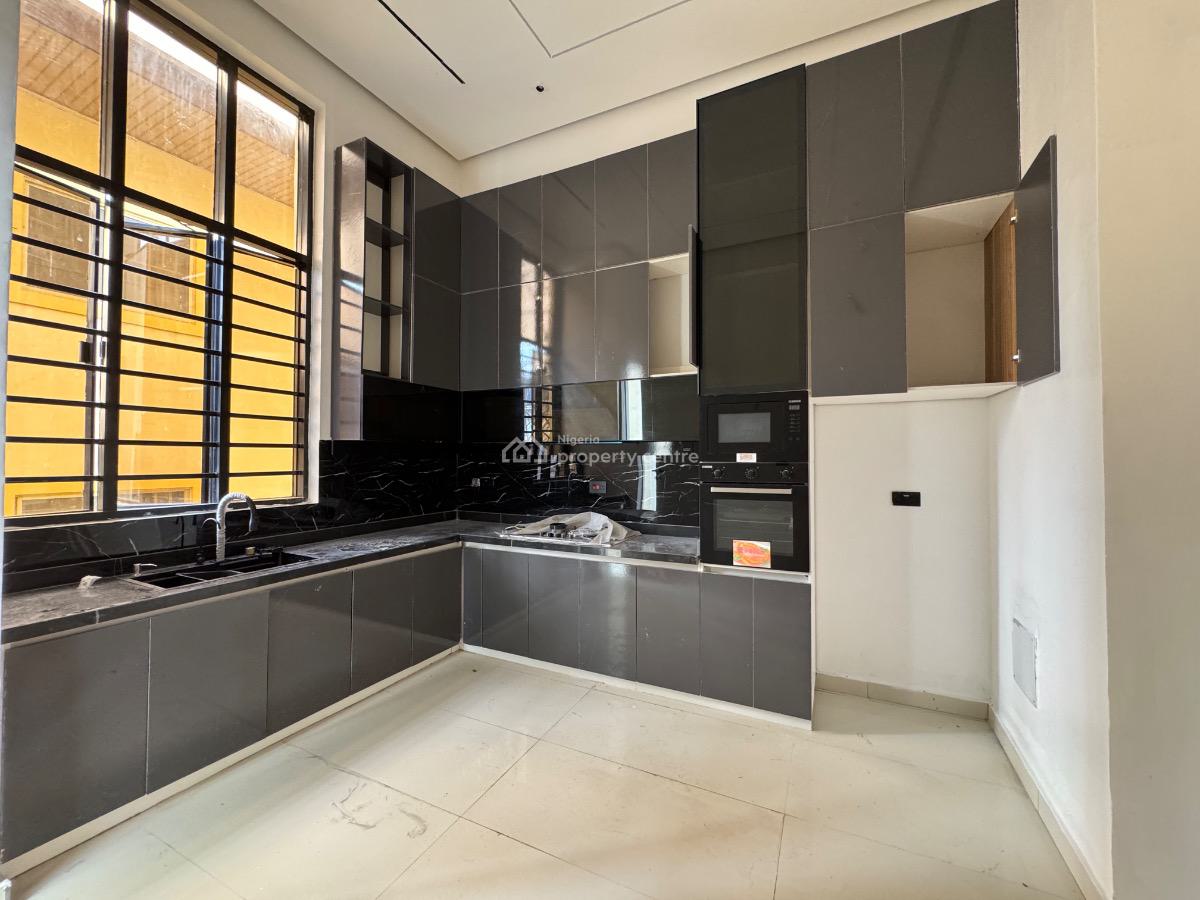 Luxury 3 Bedroom Apartment with Bq, Lekki Phase 1, Lekki, Lagos, Flat / Apartment for Sale