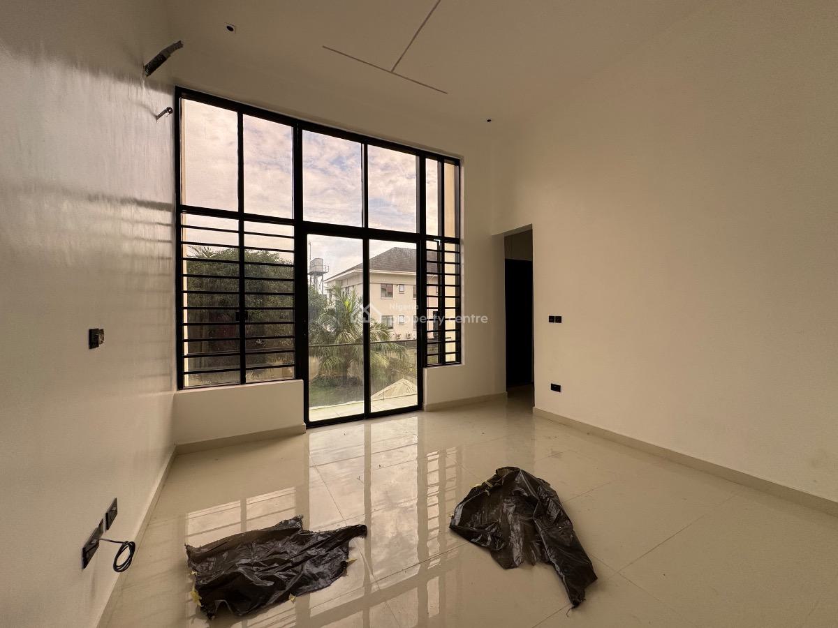 Luxury 3 Bedroom Apartment with Bq, Lekki Phase 1, Lekki, Lagos, Flat / Apartment for Sale