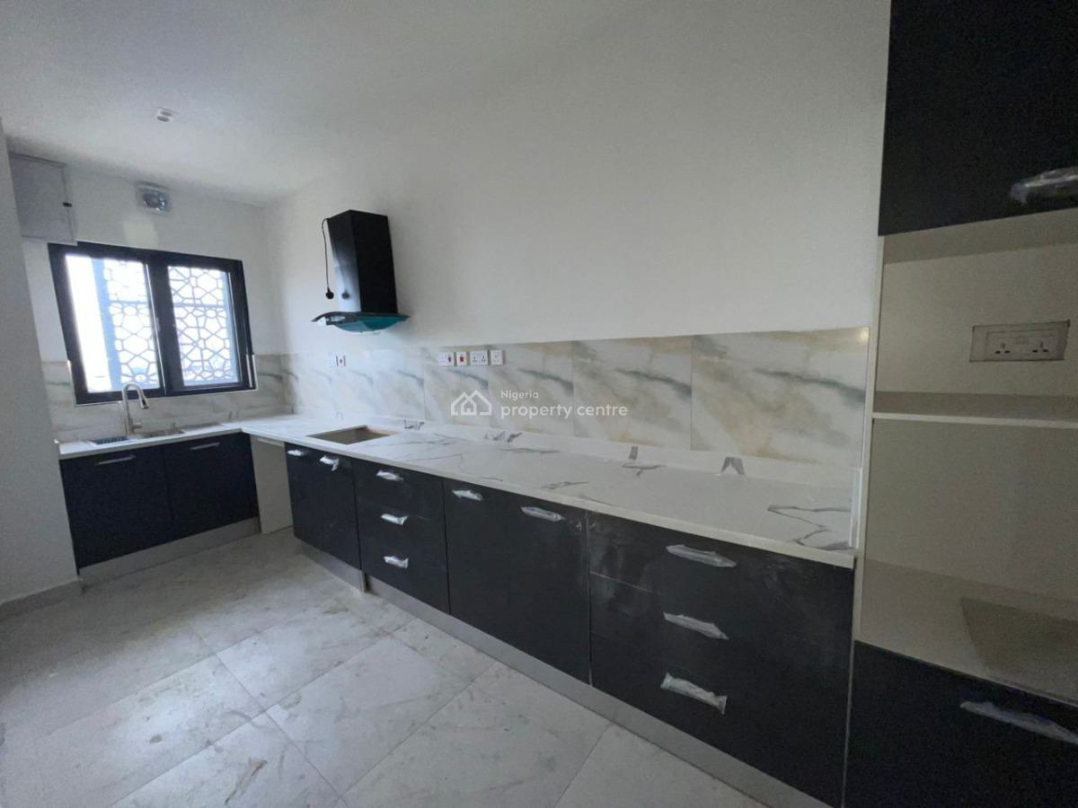 Luxuriously Finished 2-bedroom Apartment, Lekki Phase 1, Lekki, Lagos, Flat / Apartment for Sale