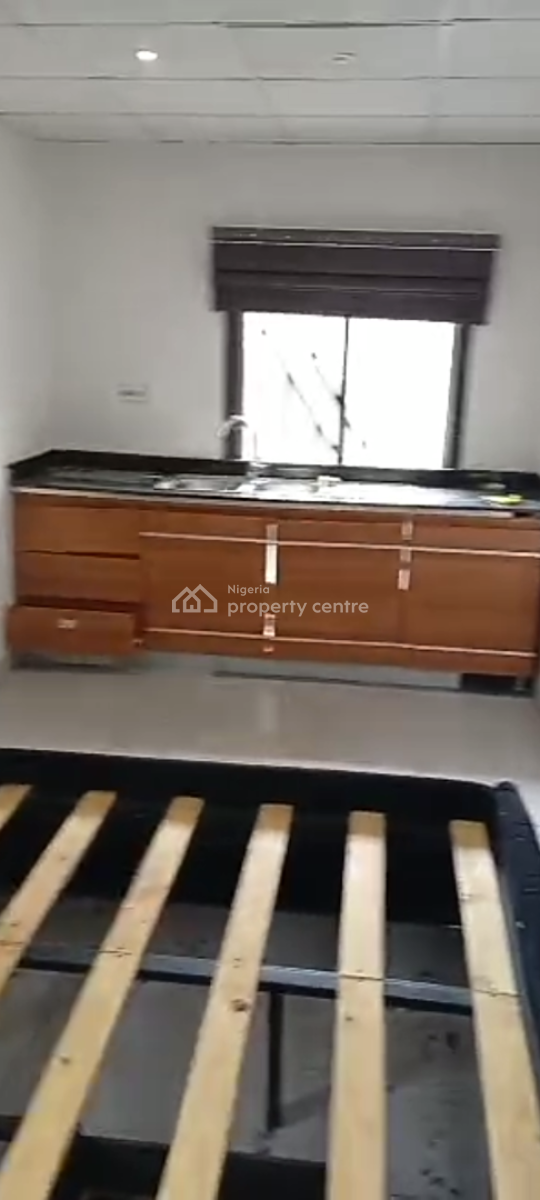 Big and Serviced Single Room Self Contain Available, Sinari Daranijo, Victoria Island (vi), Lagos, Self Contain (single Rooms) for Rent
