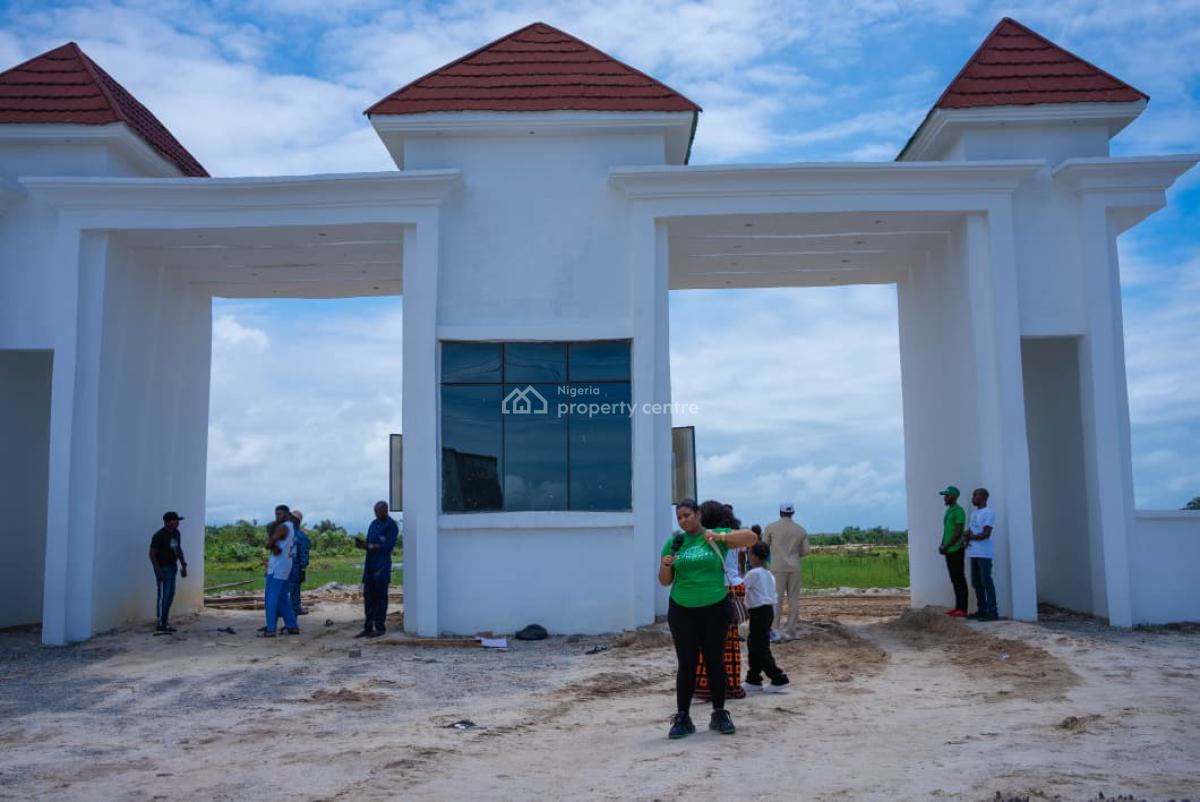 Plots & Acres of Land, Behind Shoprite, Monastery Road, Sangotedo, Ajah, Lagos, Residential Land for Sale