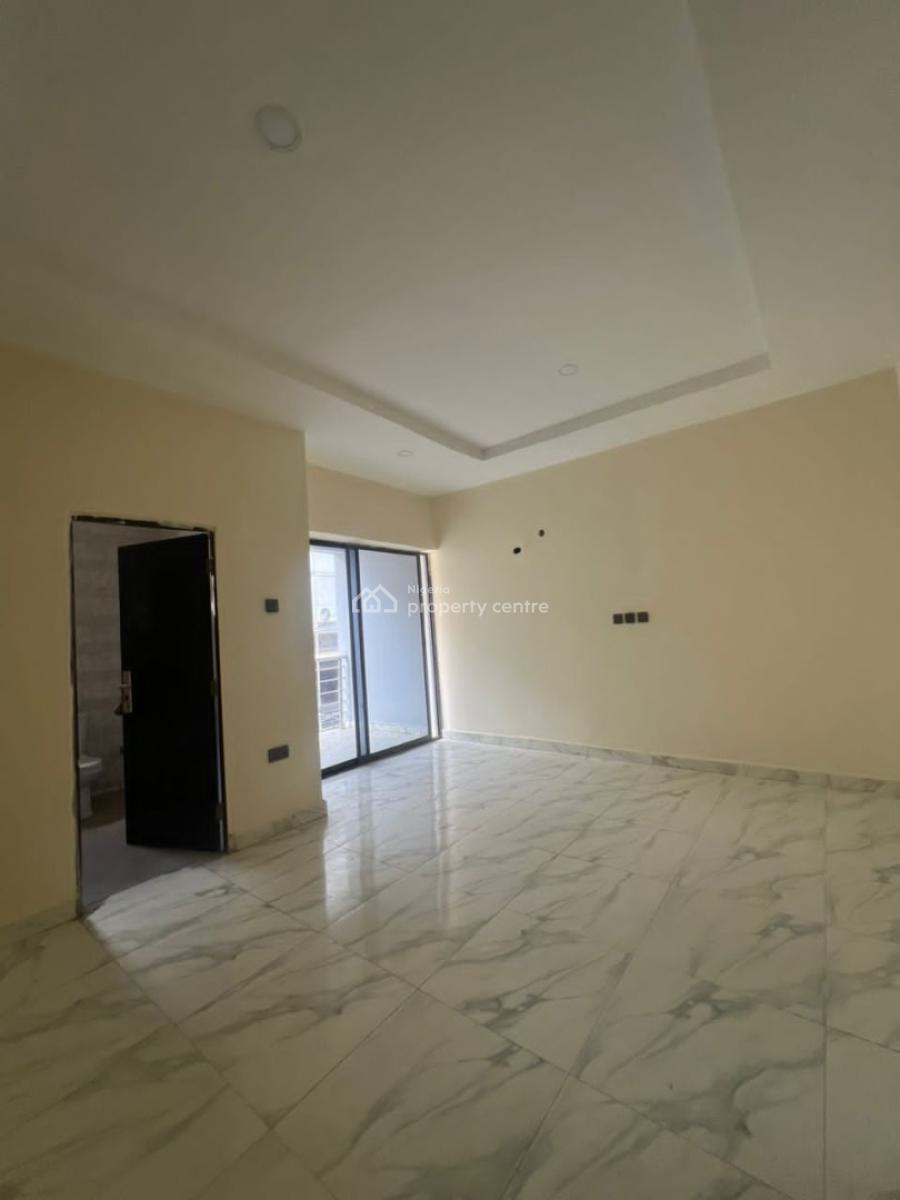 Distress ... 4 Bedroom Terrace Duplex with a Bq, Guzape District, Abuja, House for Sale