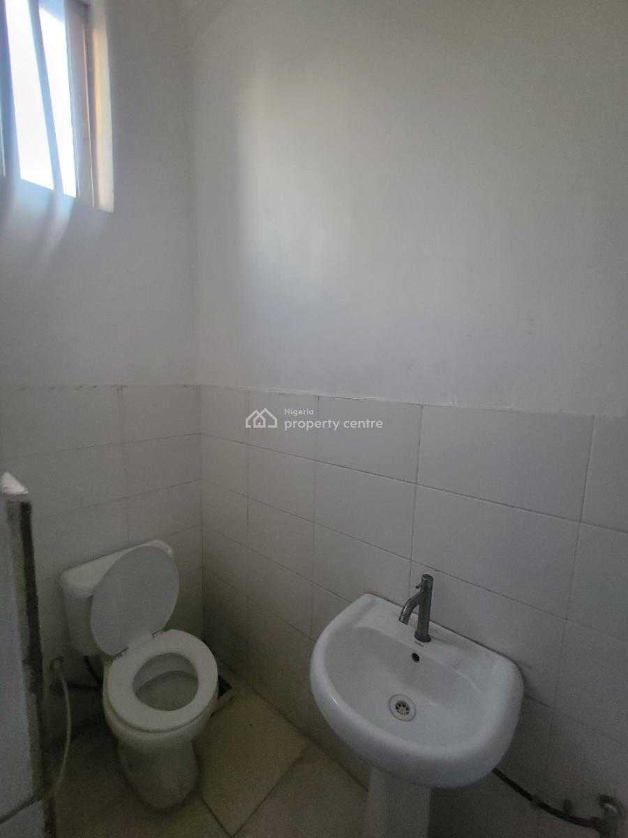 Strategic and Clean Office Space, Gwarinpa, Abuja, Plaza / Complex / Mall for Rent