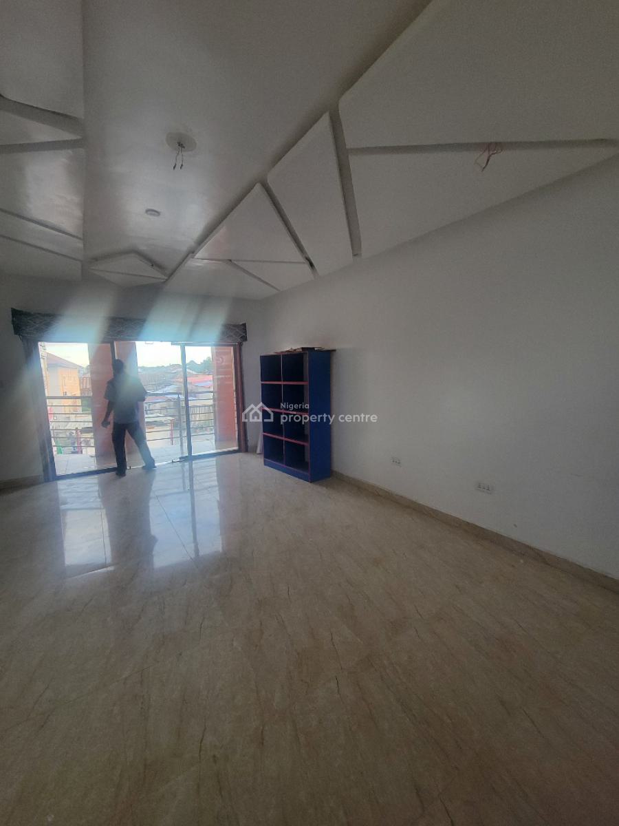 Strategic and Clean Office Space, Gwarinpa, Abuja, Plaza / Complex / Mall for Rent