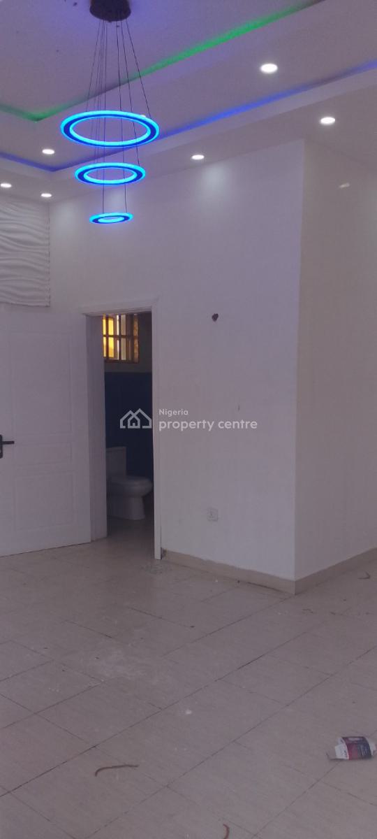 a Spacious Master Bedroom Studio Apartment, Chevron Drive Bera Estate Chevron, Lekki, Lagos, Self Contain (single Rooms) for Rent