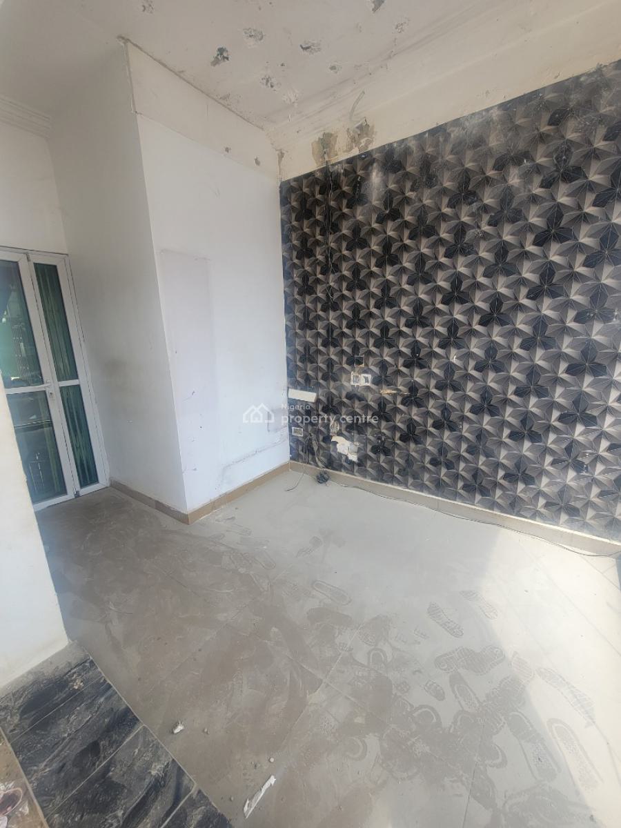 Strategic 115sqm Office/shop Space, Gwarinpa, Abuja, Plaza / Complex / Mall for Rent