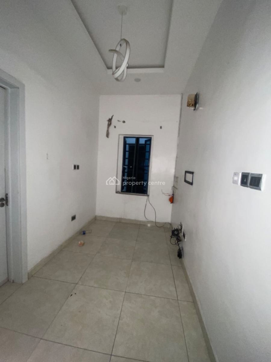 Newly Renovated 4 Bedrooms Semi Detached Duplex with Bq, Ikota Lekki, Ikota, Lekki, Lagos, Semi-detached Duplex for Rent