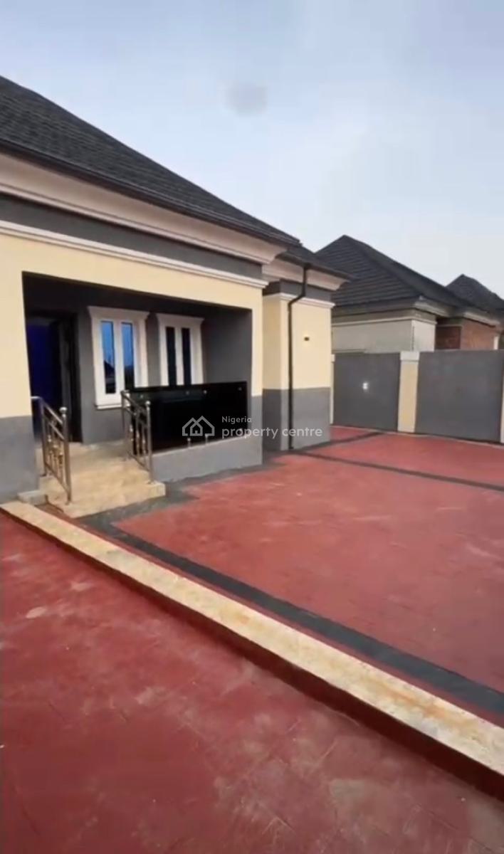 Luxury 3bedroom En-suite Bungalow + 1bedroom Bq, Gwarimpa Extension in an Estate, Gwarinpa, Abuja, Detached Bungalow for Sale