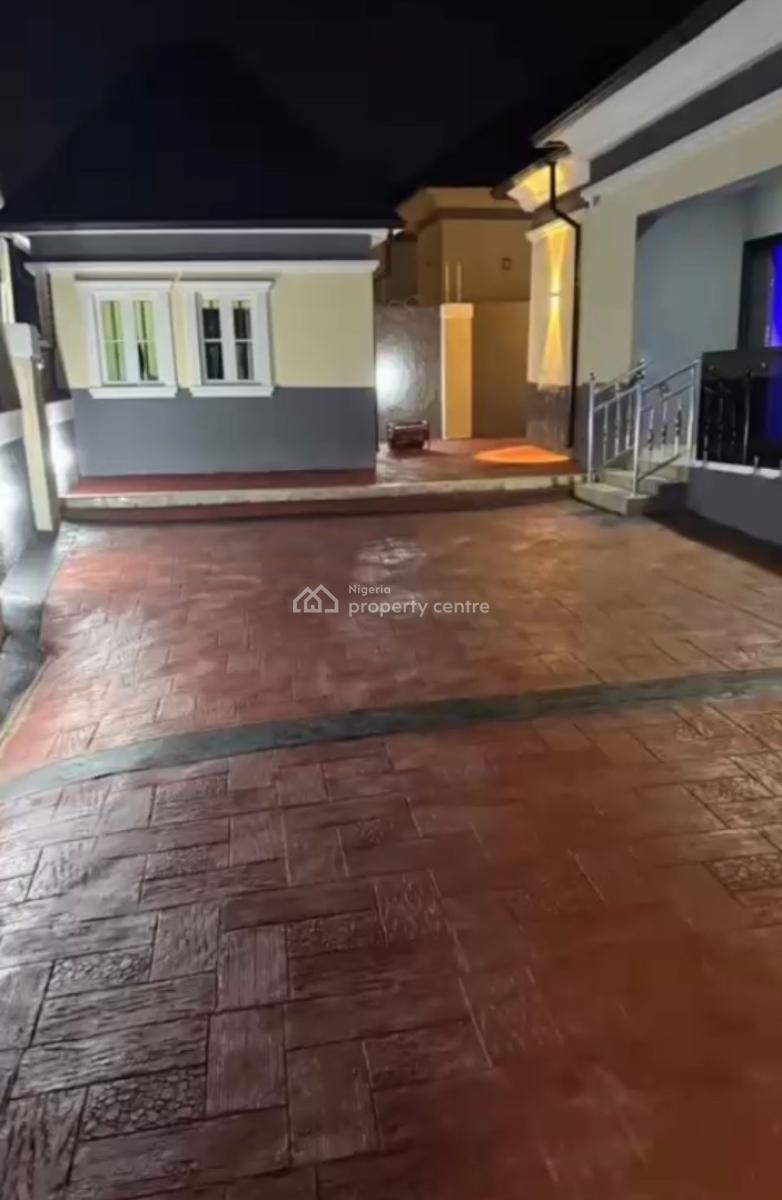 Luxury 3bedroom En-suite Bungalow + 1bedroom Bq, Gwarimpa Extension in an Estate, Gwarinpa, Abuja, Detached Bungalow for Sale