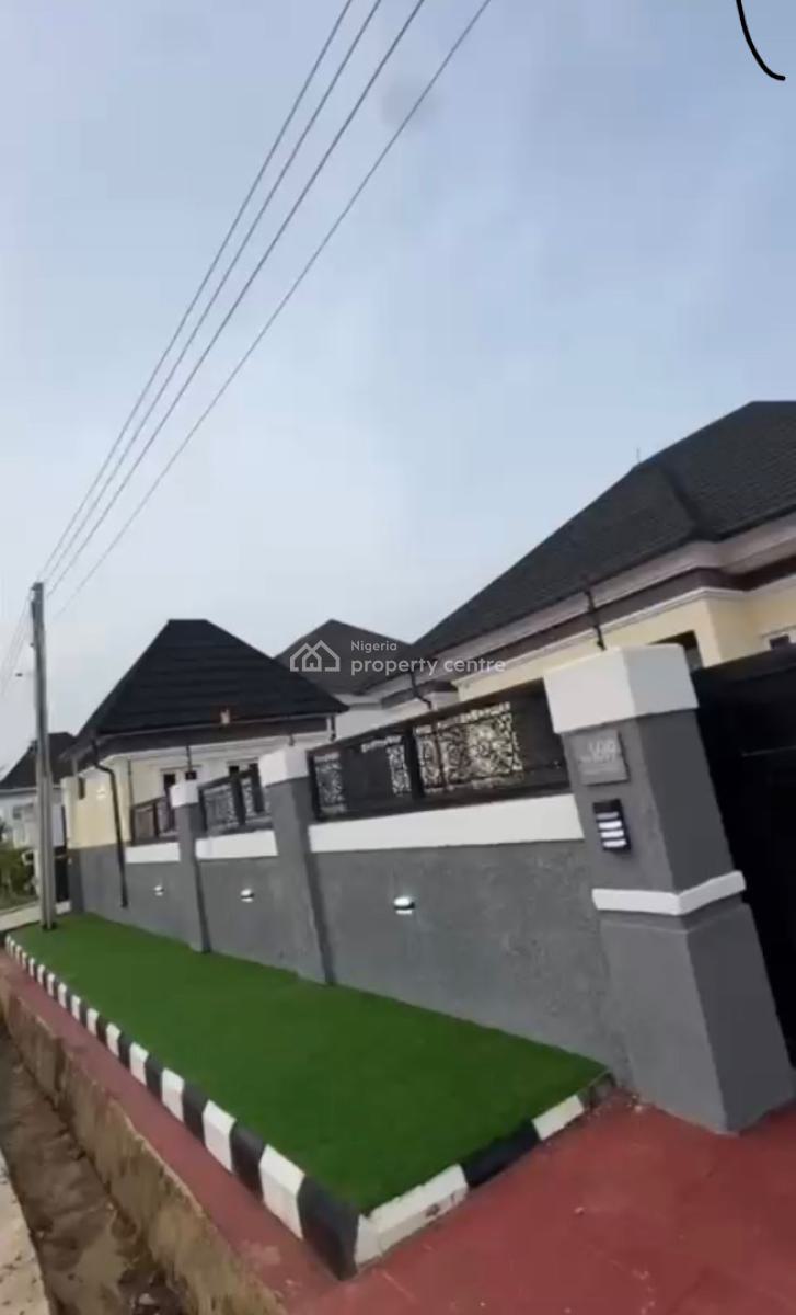 Luxury 3bedroom En-suite Bungalow + 1bedroom Bq, Gwarimpa Extension in an Estate, Gwarinpa, Abuja, Detached Bungalow for Sale