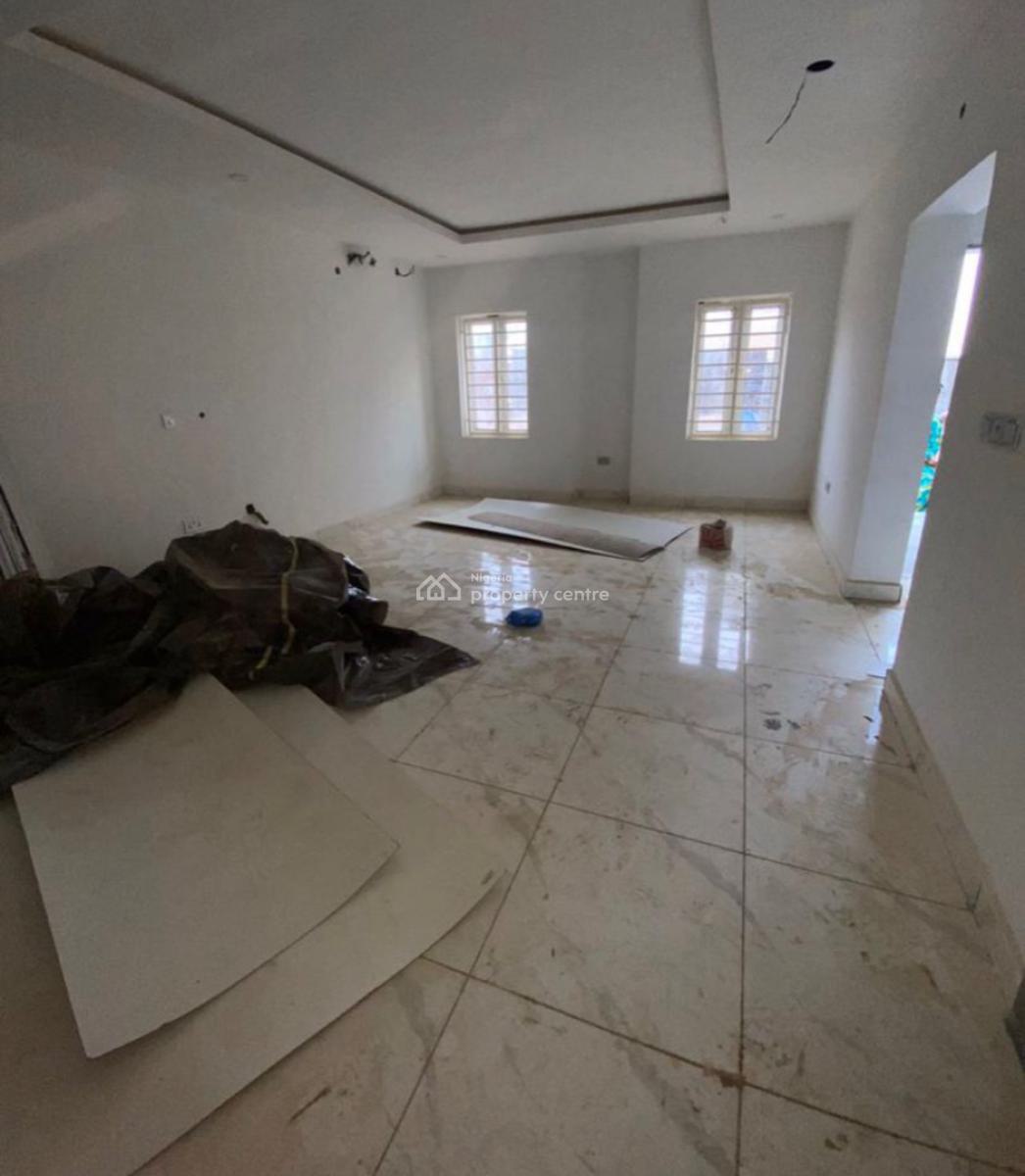 Spacious Shop Office Space, Off 4th Avenue, Gwarinpa, Abuja, Plaza / Complex / Mall for Rent