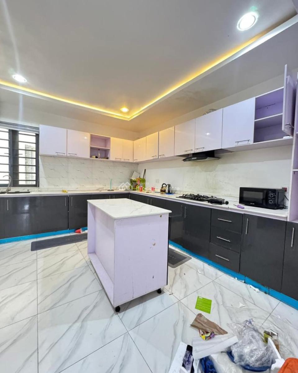 a Luxury 4 Bedroom Penthouse in a Prime Location, Gbagada, Lagos, Flat / Apartment for Sale