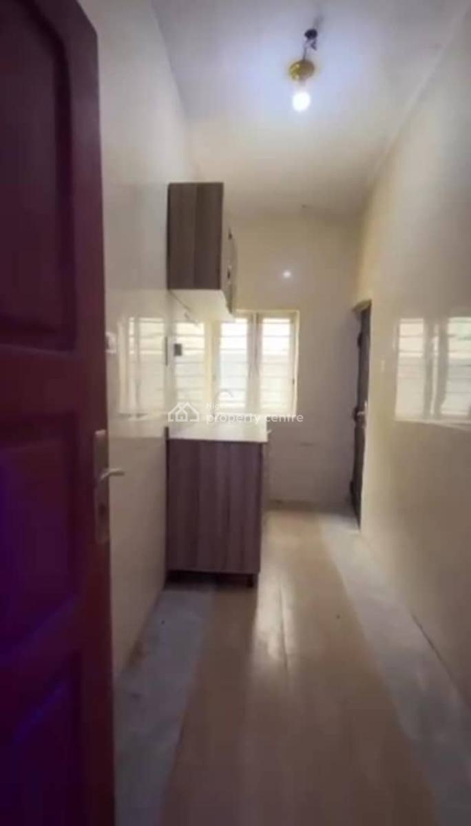 Lovely 2bedroom Flat, Off Omilani Ijesha, Surulere, Lagos, Flat / Apartment for Rent
