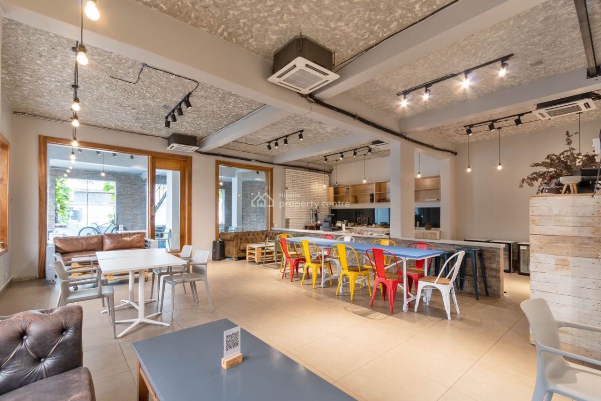 Luxury 2 Bedroom Apartment, Admiralty Way, Lekki Phase 1, Lekki, Lagos, Flat / Apartment Short Let