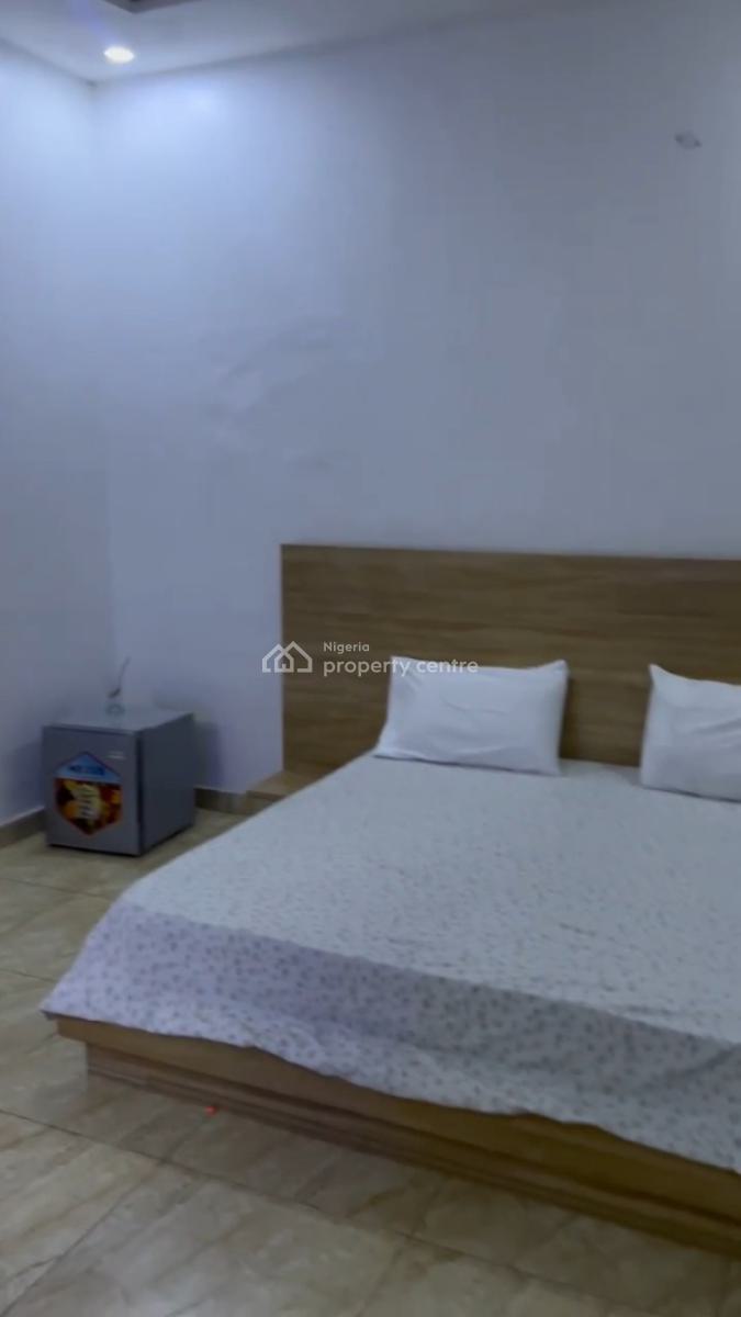 Furnished Masterbedroom with Pool/gym, Orchid, Lekki Expressway, Lekki, Lagos, Self Contain (single Rooms) for Rent