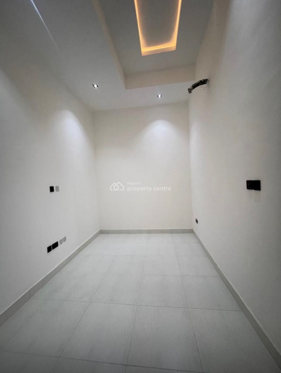 Beautifully Built 3bedroom Penthouse Available., Lekki Phase 1, Lekki Phase 1, Lekki, Lagos, Block of Flats for Sale