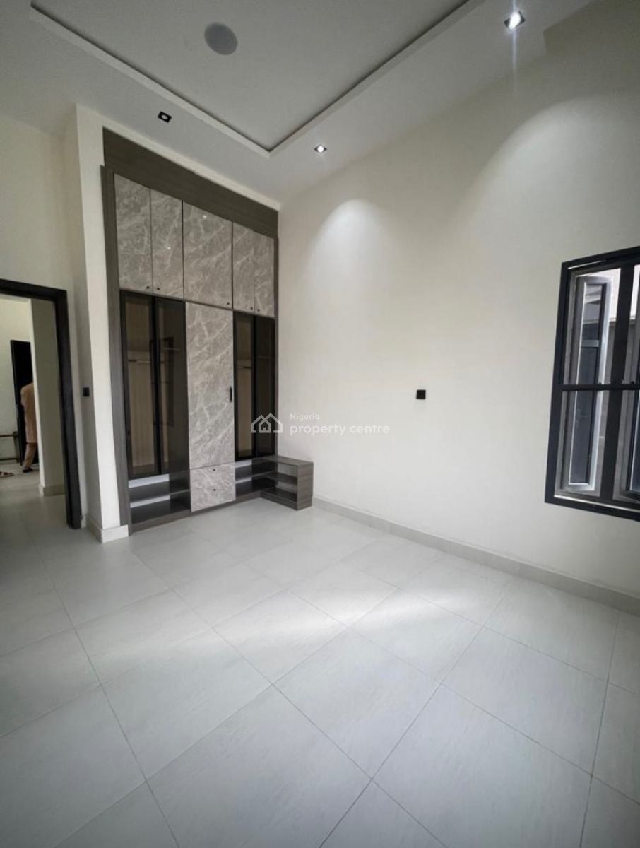 Beautifully Built 3bedroom Penthouse Available., Lekki Phase 1, Lekki Phase 1, Lekki, Lagos, Block of Flats for Sale