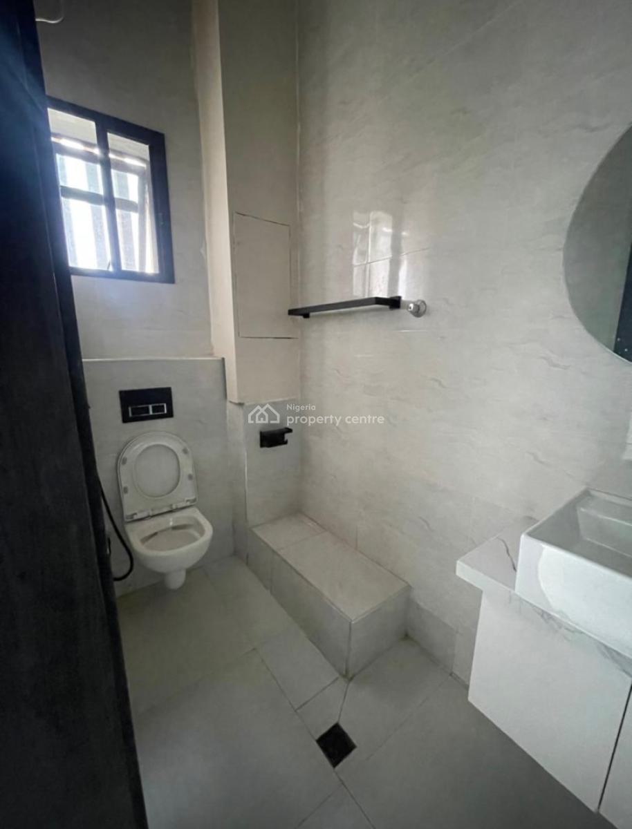 Beautifully Built 3bedroom Penthouse Available., Lekki Phase 1, Lekki Phase 1, Lekki, Lagos, Block of Flats for Sale