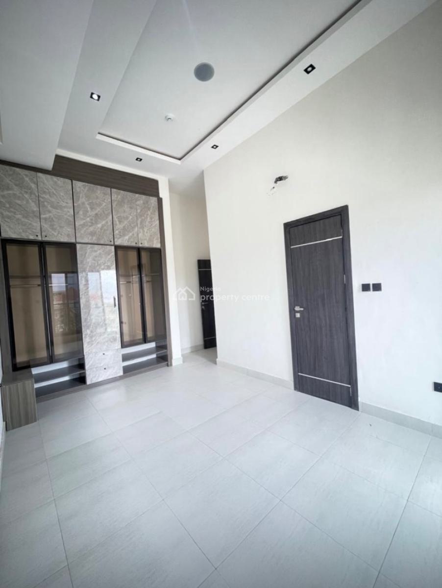 Beautifully Built 3bedroom Penthouse Available., Lekki Phase 1, Lekki Phase 1, Lekki, Lagos, Block of Flats for Sale