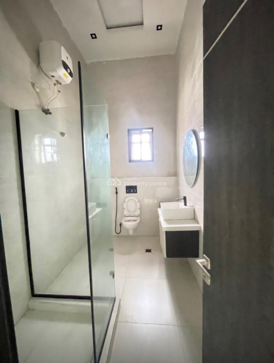Beautifully Built 3bedroom Penthouse Available., Lekki Phase 1, Lekki Phase 1, Lekki, Lagos, Block of Flats for Sale
