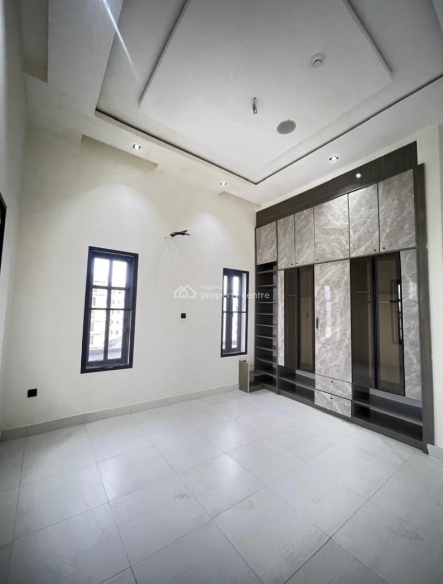 Beautifully Built 3bedroom Penthouse Available., Lekki Phase 1, Lekki Phase 1, Lekki, Lagos, Block of Flats for Sale