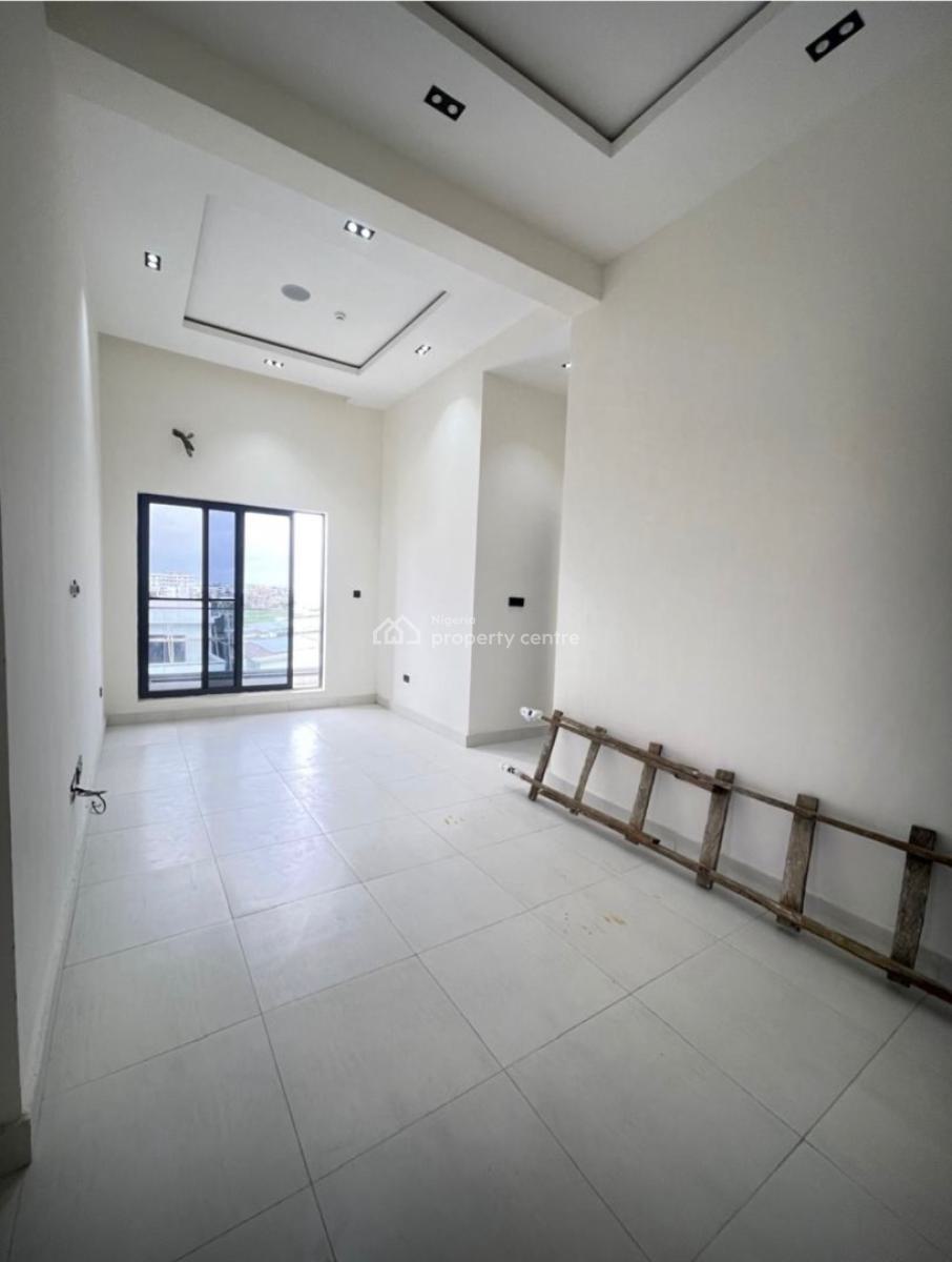 Beautifully Built 3bedroom Penthouse Available., Lekki Phase 1, Lekki Phase 1, Lekki, Lagos, Block of Flats for Sale