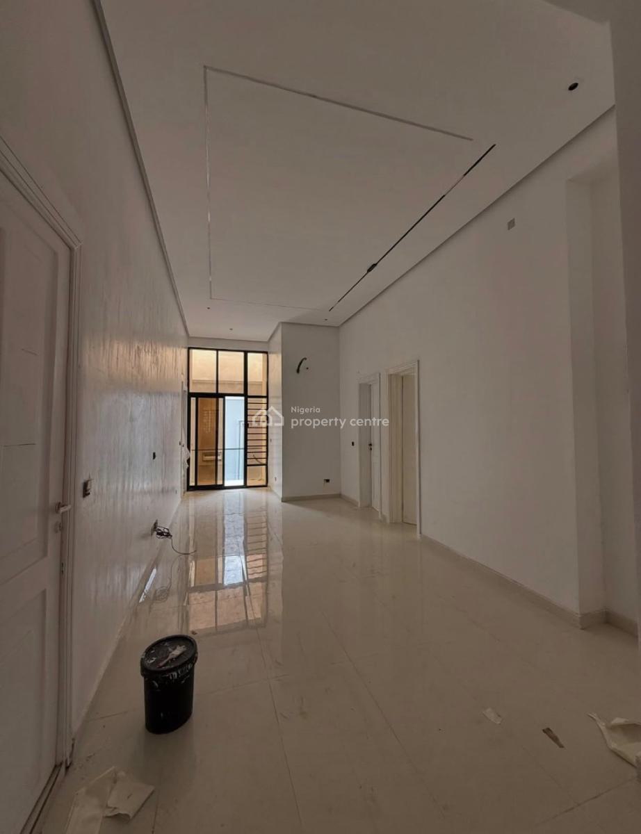 3 Bedroom Condominium, Lekki Phase 1, Lekki, Lagos, Flat / Apartment for Sale