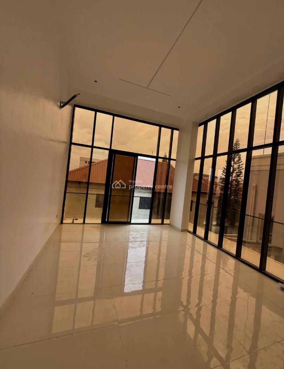 3 Bedroom Condominium, Lekki Phase 1, Lekki, Lagos, Flat / Apartment for Sale