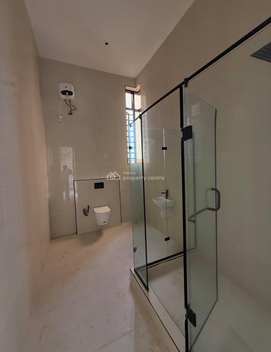3 Bedroom Condominium, Lekki Phase 1, Lekki, Lagos, Flat / Apartment for Sale