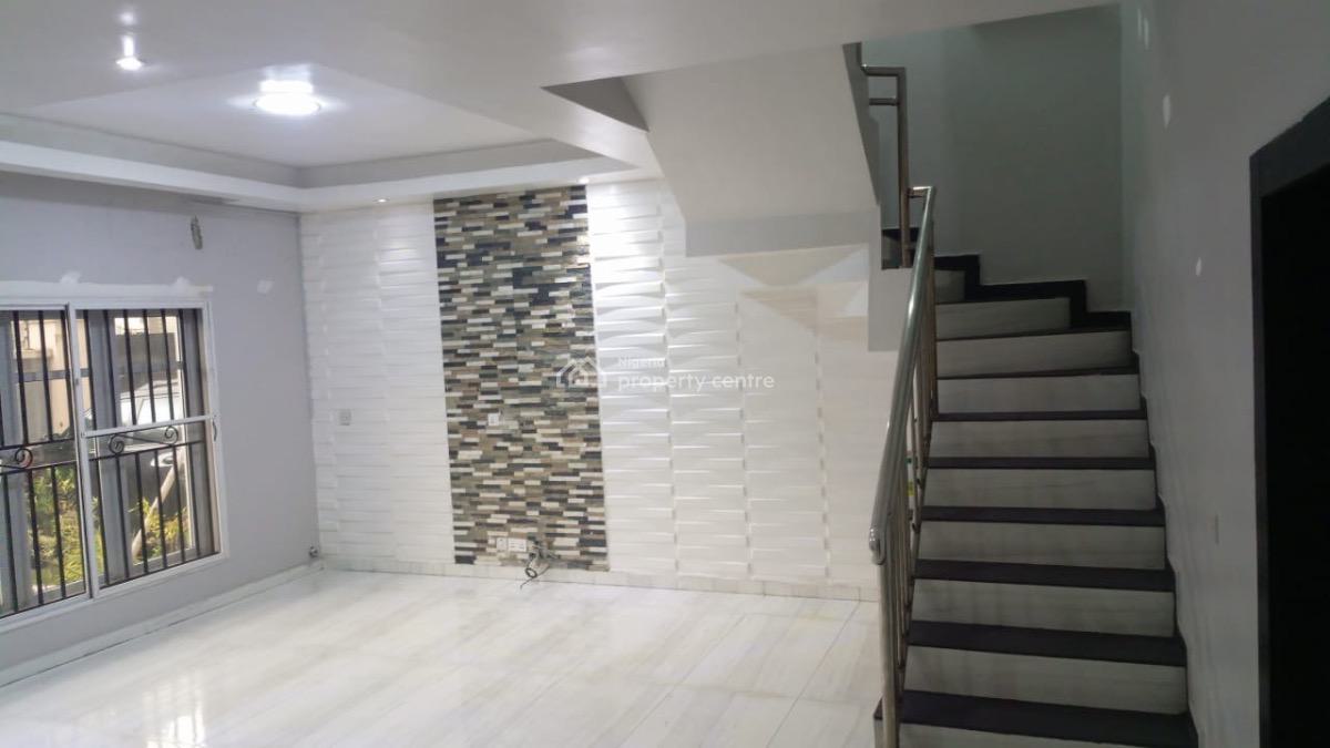 Luxury 4 Bedroom, Off Platinum Road, Lekki, Lagos, Terraced Duplex for Rent