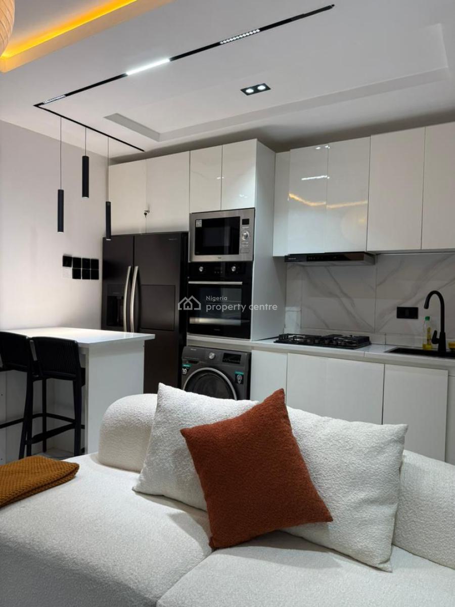 Luxury 1 Bedroom with Swimming Pool & Nice City View, Lekki Phase 1, Lekki, Lagos, Flat / Apartment Short Let