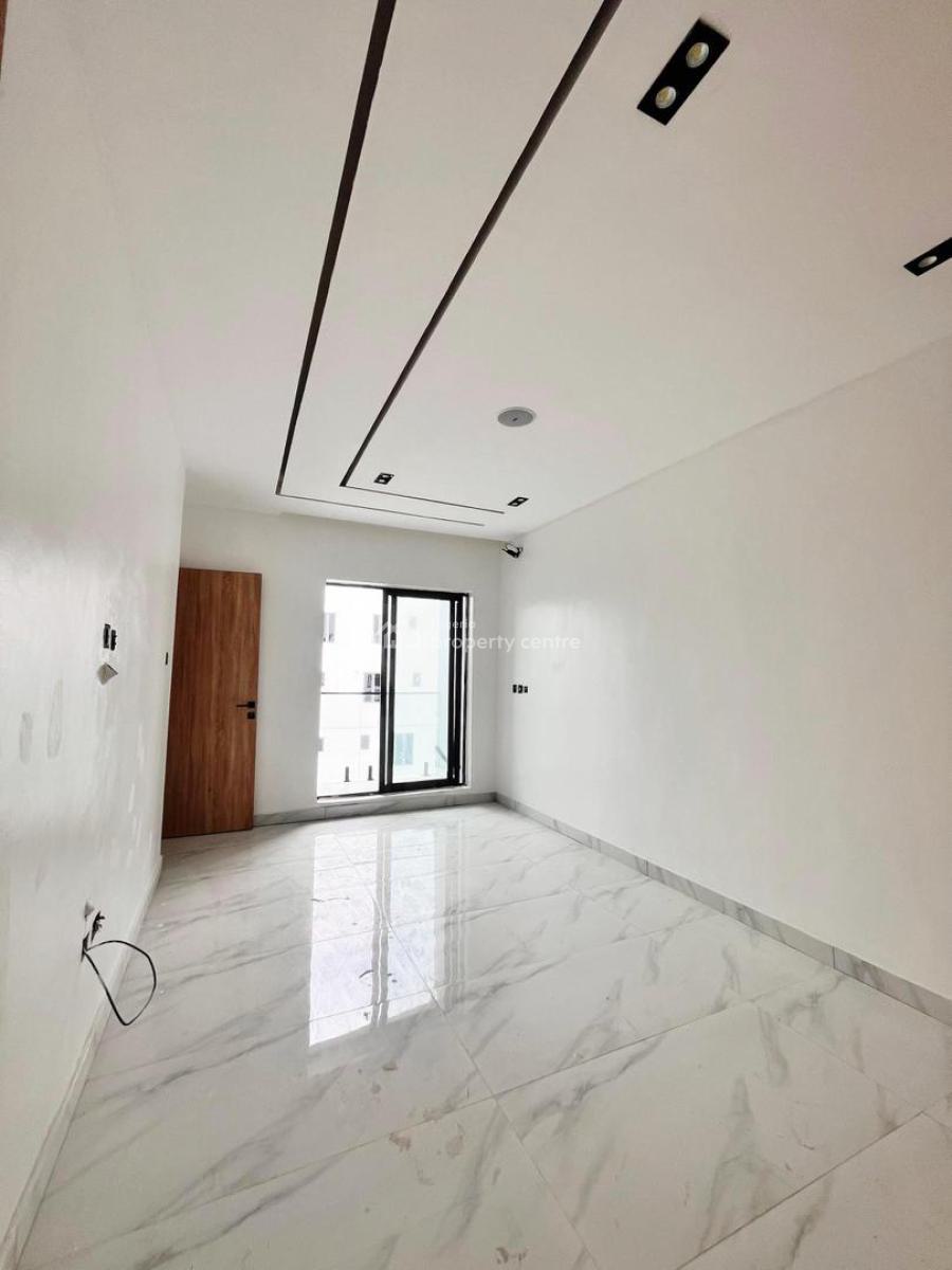 an Opulent & Spacious 2 Bedroom Apartment W/ Bq, Elevator, Pool, Lekki Phase 1, Lekki, Lagos, Flat / Apartment for Sale