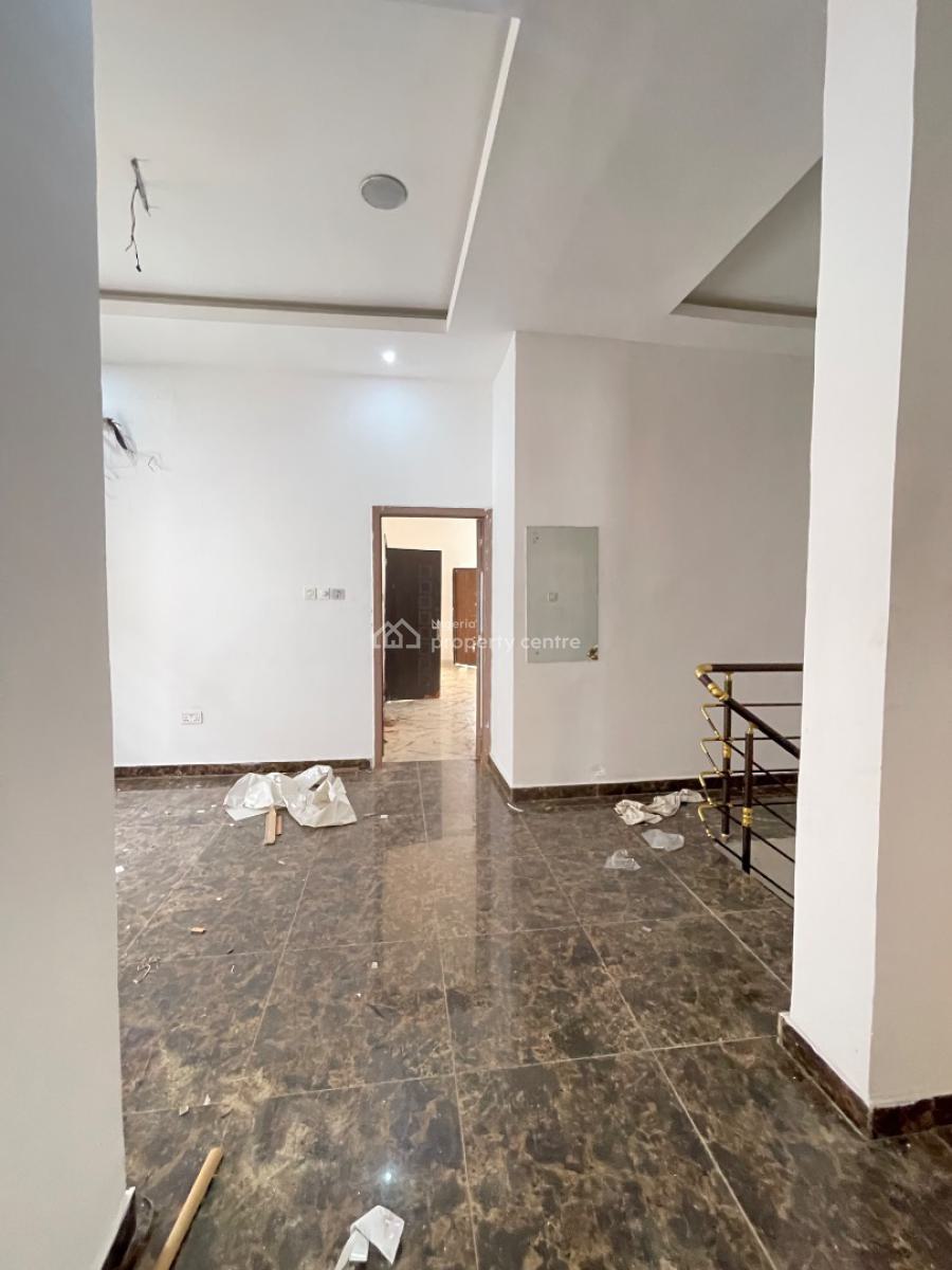 Room Upstairs Shared Apartment in Orchid Road, Orchid, Lekki, Lagos, Flat / Apartment for Rent
