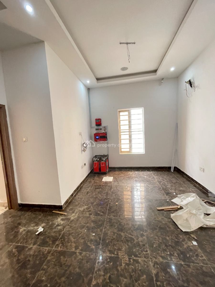 Room Upstairs Shared Apartment in Orchid Road, Orchid, Lekki, Lagos, Flat / Apartment for Rent