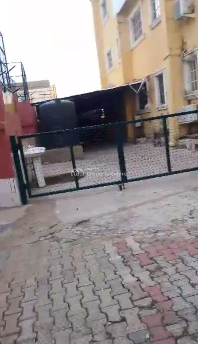 School with Classrooms and 6 Offices in Gwarinpa, Gwarinpa, Abuja, School for Sale