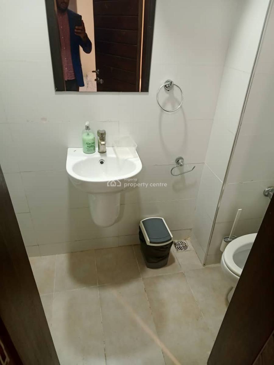 Clean Two Bedroom Flat, By Freedom Way, Lekki Phase 1, Lekki, Lagos, Flat / Apartment for Rent