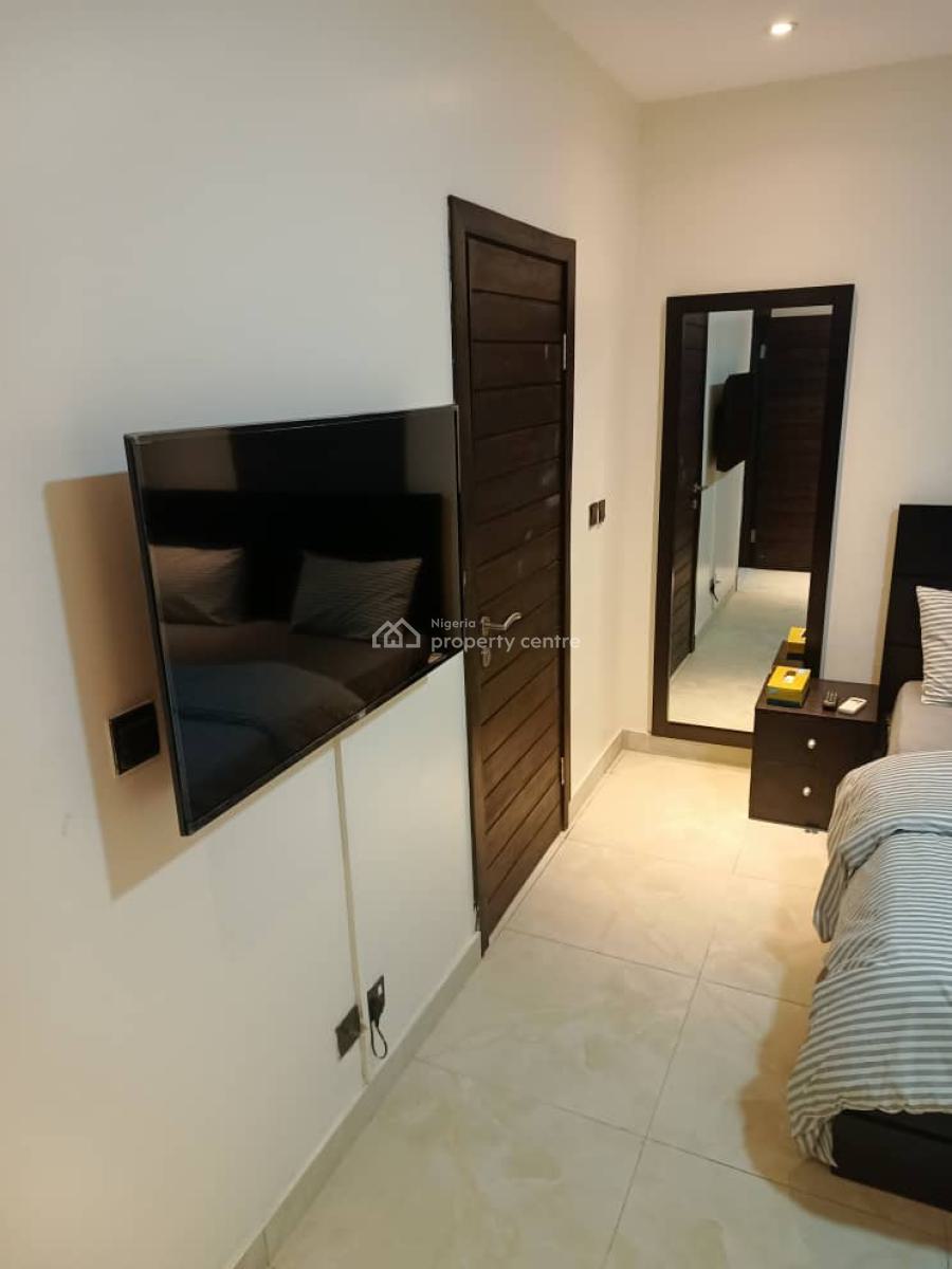 Clean Two Bedroom Flat, By Freedom Way, Lekki Phase 1, Lekki, Lagos, Flat / Apartment for Rent