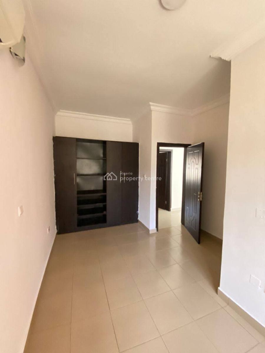 Well Maintained 4 Bedroom Bungalow, Secured Estate Off Orchid Hotel Road, Ikota, Lekki, Lagos, Terraced Bungalow for Sale