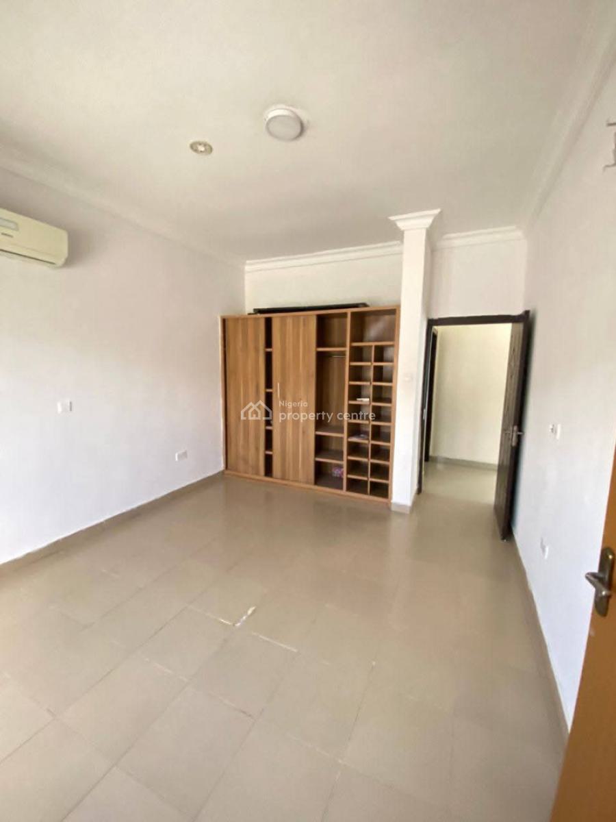 Well Maintained 4 Bedroom Bungalow, Secured Estate Off Orchid Hotel Road, Ikota, Lekki, Lagos, Terraced Bungalow for Sale