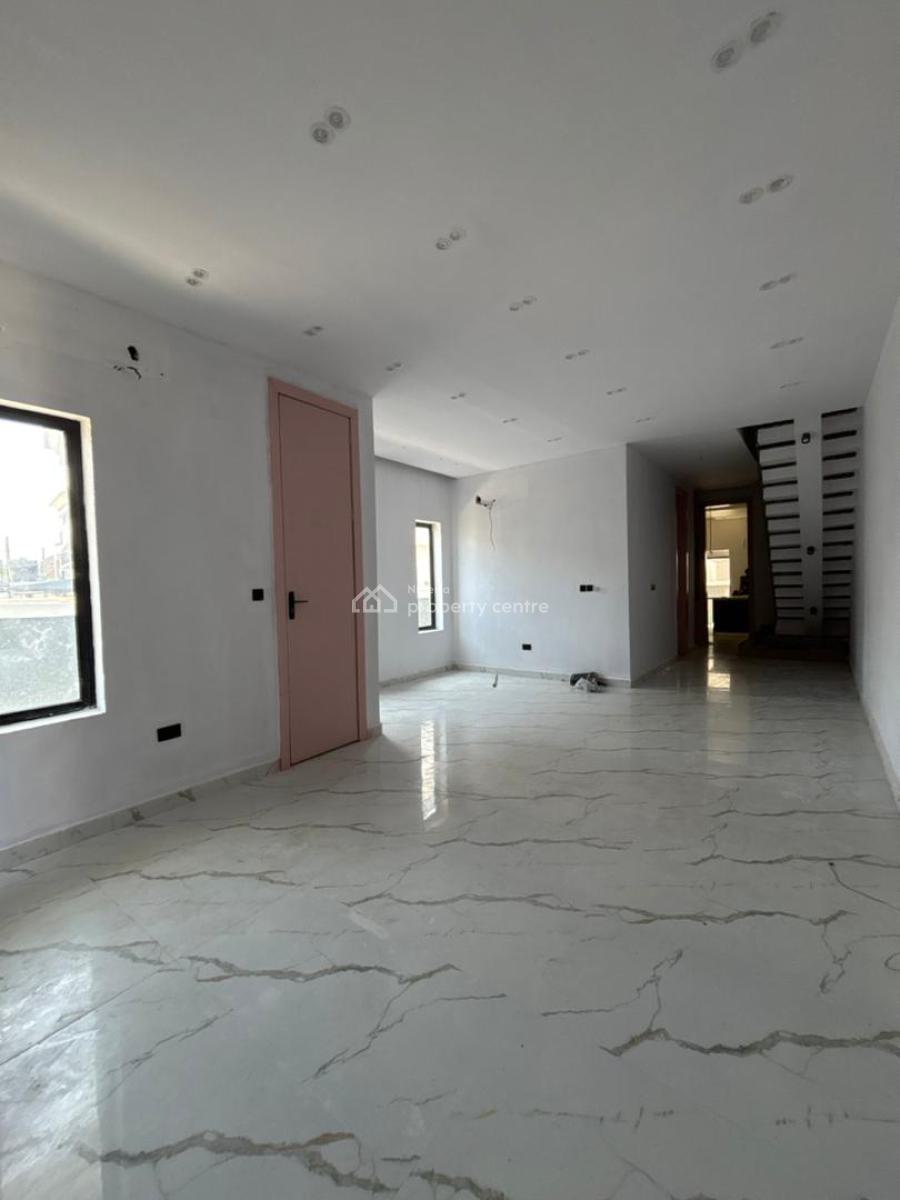 (4) Bedroom Semi Detached House with One (1) Bq, Chevron, Lekki, Lagos, Semi-detached Duplex for Rent
