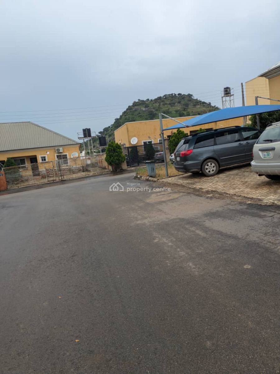 Tastefully Finished and Renovated 3 Bedroom Semi-detached Bungalow, Lunner Estate Along Brick City, Kubwa, Abuja, Semi-detached Bungalow for Rent