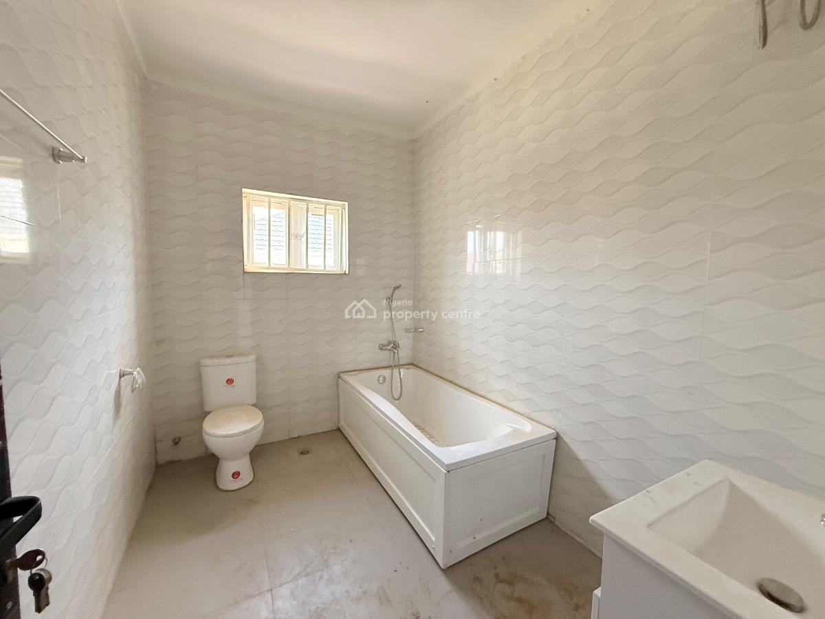 Clean 5 Bedroom Detached House, Fha, Guzape District, Abuja, Detached Duplex for Sale