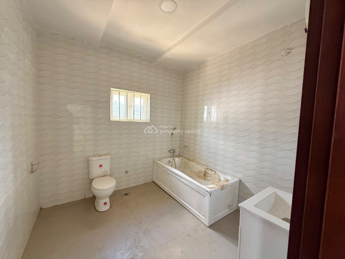Clean 5 Bedroom Detached House, Fha, Guzape District, Abuja, Detached Duplex for Sale