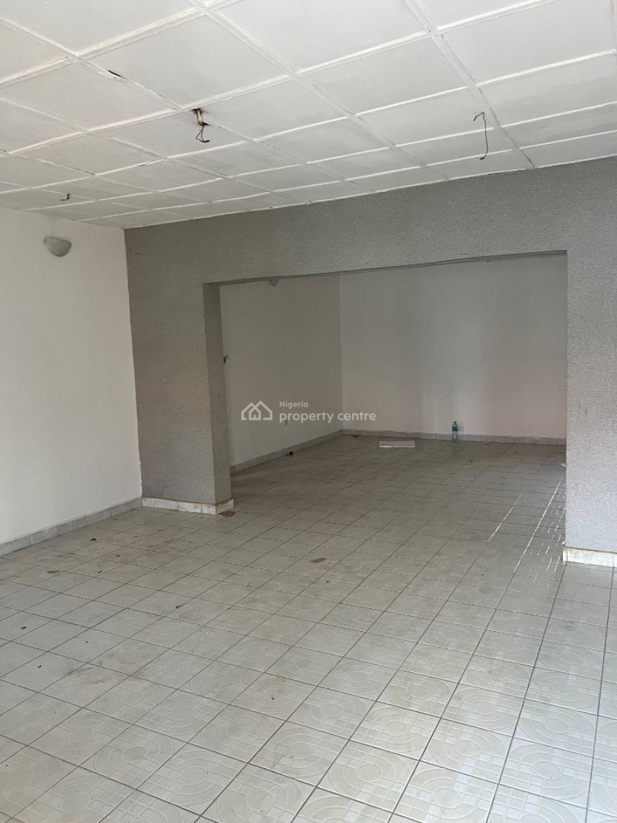 Clean 3 Bedroom Flat, 1st Floor, Tarred Rd , (office/residence), Garki2, Garki, Abuja, Flat / Apartment for Rent