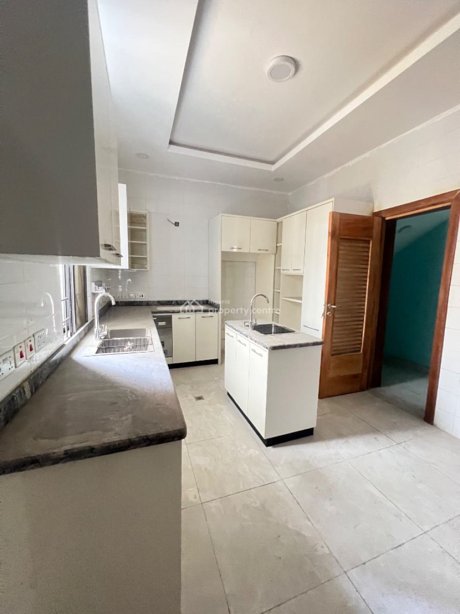 Spacious Five Bedrooms Detached Duplex with Bq, Lekki Phase 1, Lekki, Lagos, Detached Duplex for Sale
