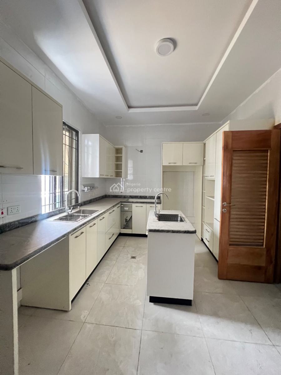 Spacious Five Bedrooms Detached Duplex with Bq, Lekki Phase 1, Lekki, Lagos, Detached Duplex for Sale