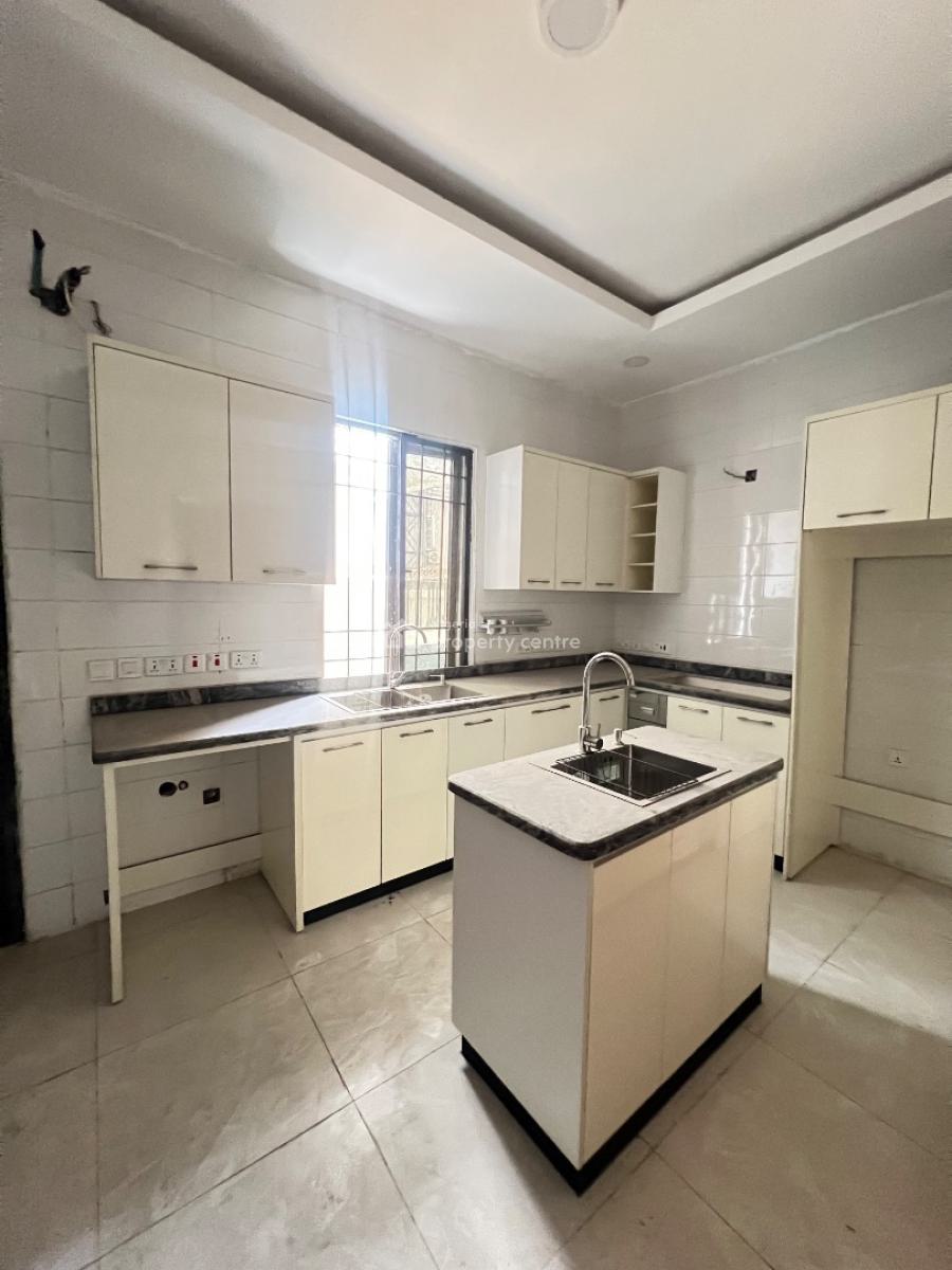 Spacious Five Bedrooms Detached Duplex with Bq, Lekki Phase 1, Lekki, Lagos, Detached Duplex for Sale