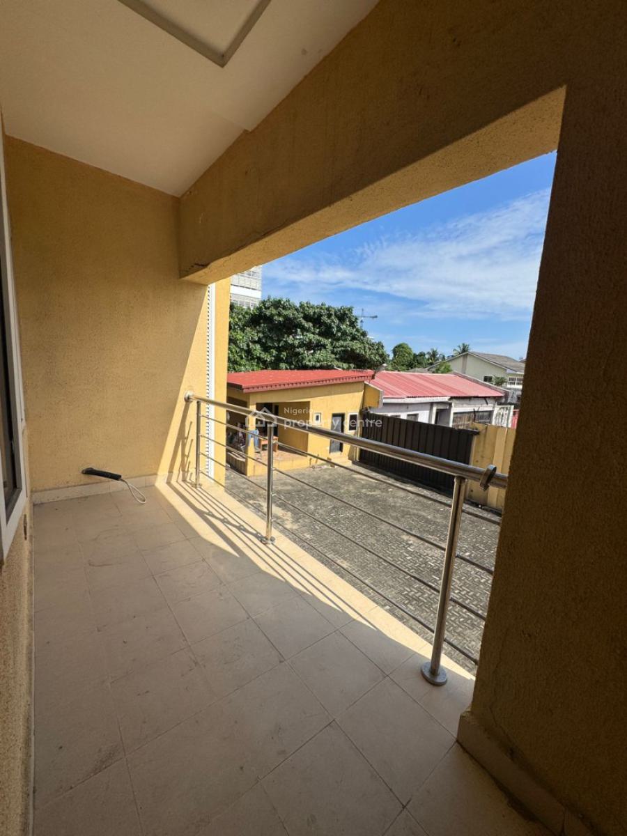 8 Units  of 3 Bedrooms with  B/q, Victoria Island (vi), Lagos, Flat / Apartment for Sale